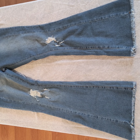 New in Package High rise, Stretchy, Fit and Flare Jeans - Picture 3 of 9